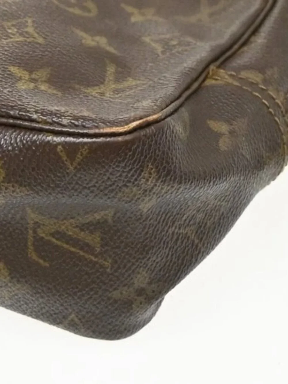 Best06 LOUIS VUITTON TROUSSE TOILETTE 28 COSMETIC POUCH M47522 841 BQ01439